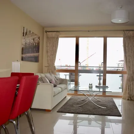Apartment 2 Bedroom Grand Canal Dock- Breathtaking Liffey Views Dublin