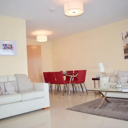 Apartment 2 Bedroom Grand Canal Dock- Breathtaking Liffey Views *